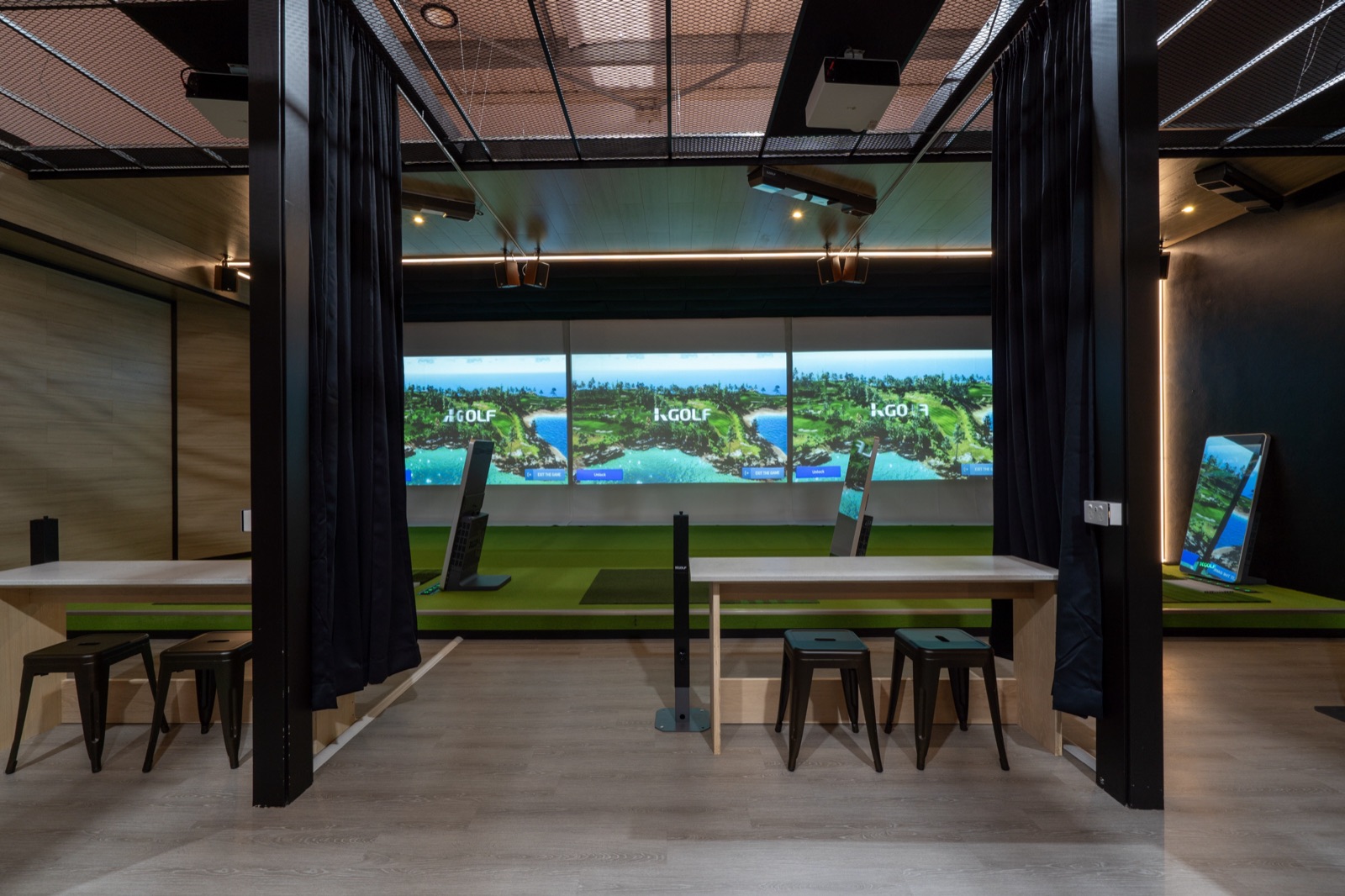 A K Golf bay ready to play